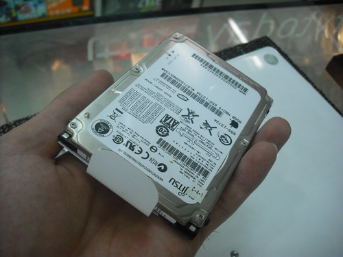 SSD_on_Macbook_White_Core_2_09_resize.JPG